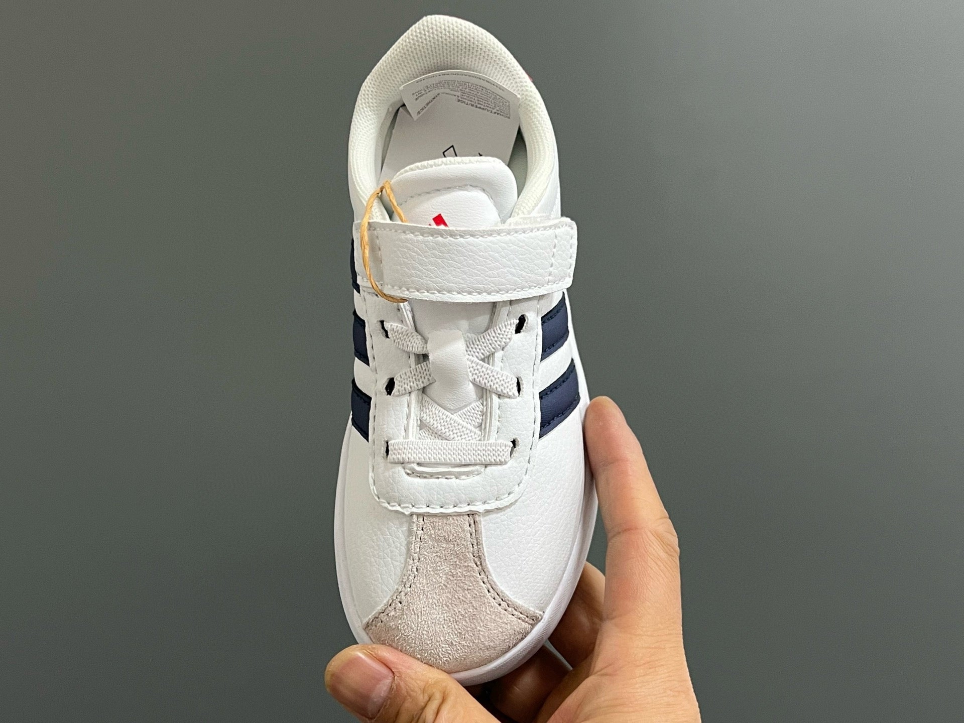 Adidas tennis shoes" white, Navy"