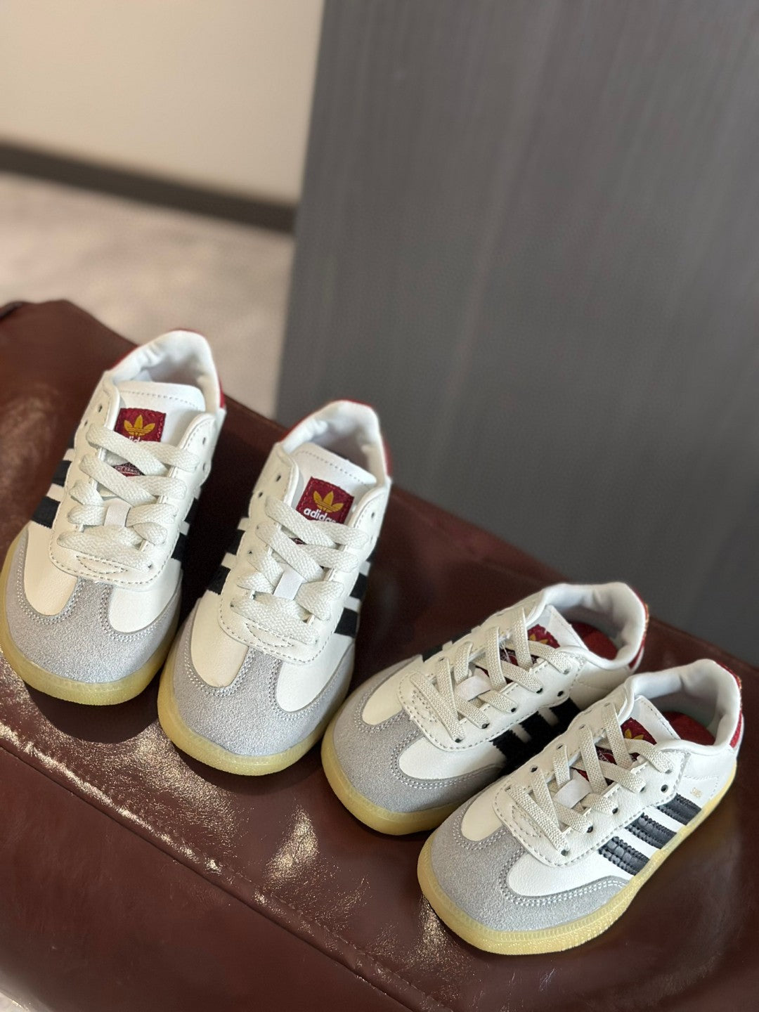 A's new children's shoelace buckle swing sports shoes