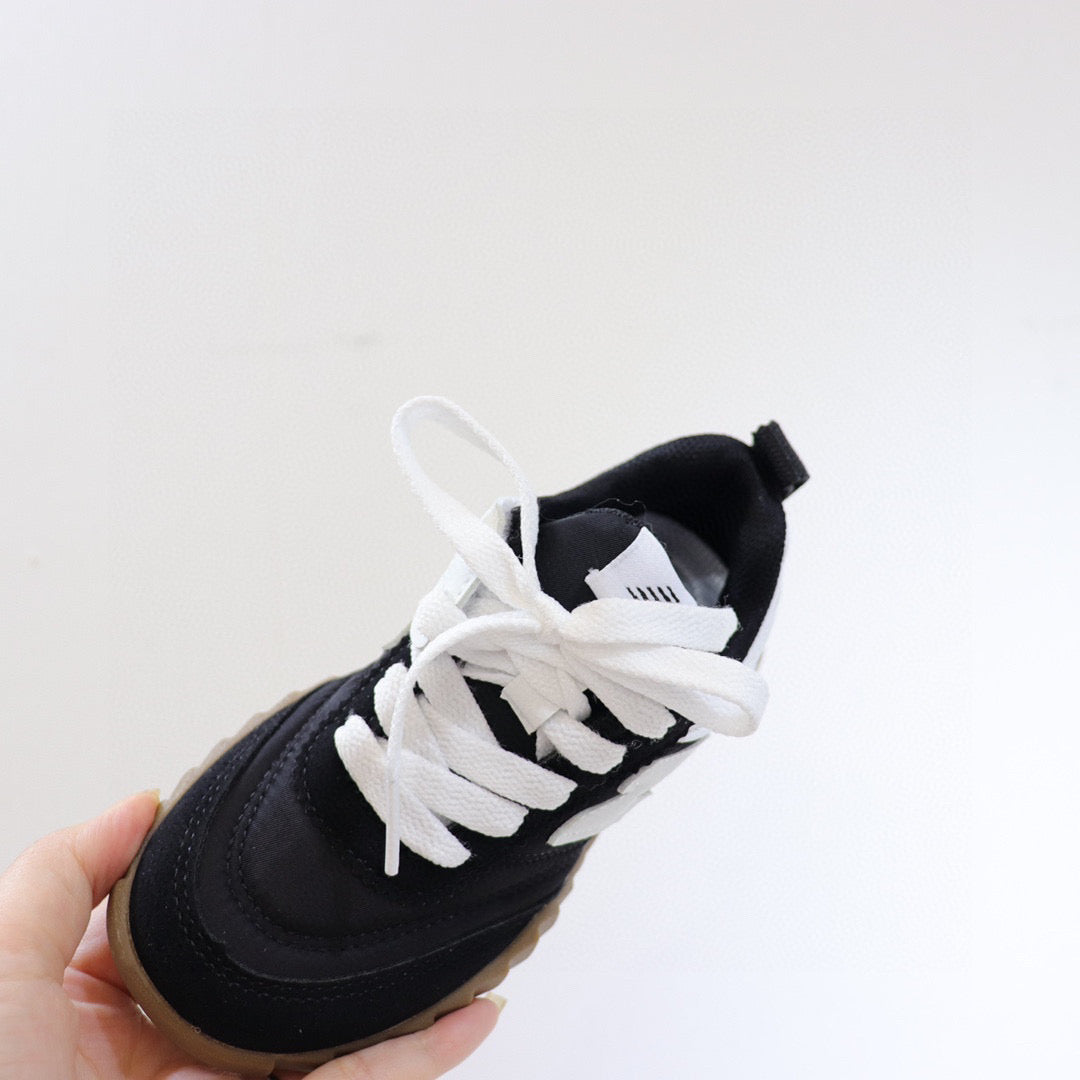 NB overseas version of the shoes" black"