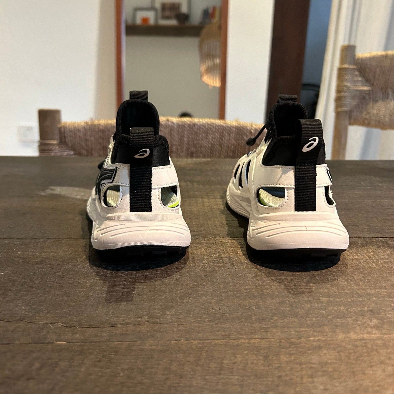 ASICS Stream Tracing Sports crocs "black and white"