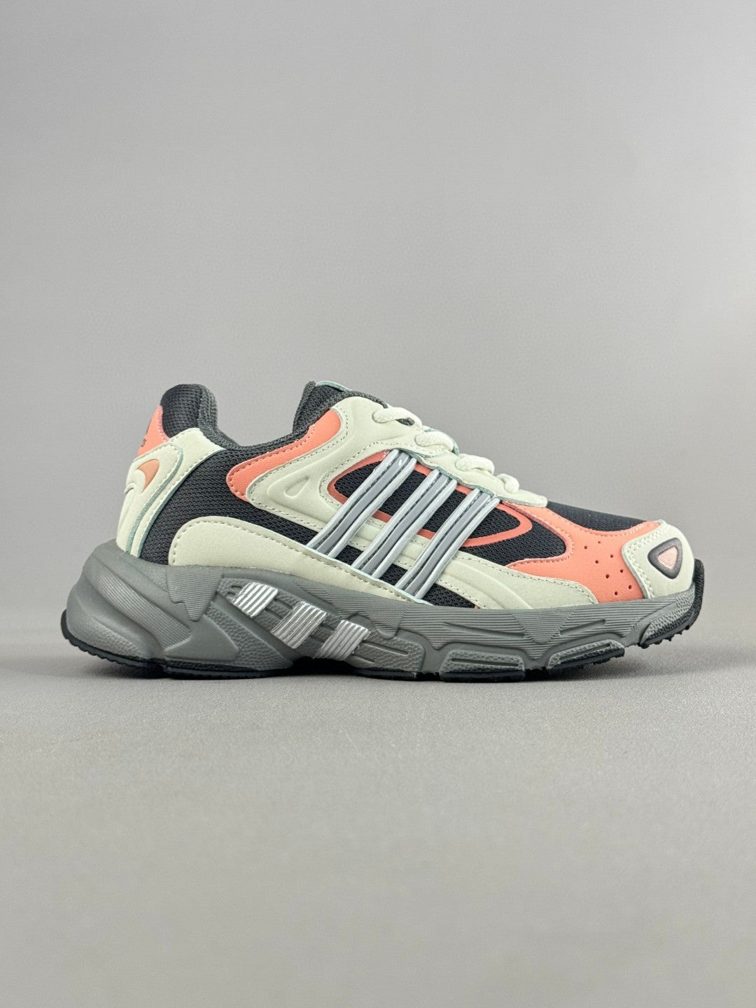 AD response CL retro casual shoes" cream, dark gray"