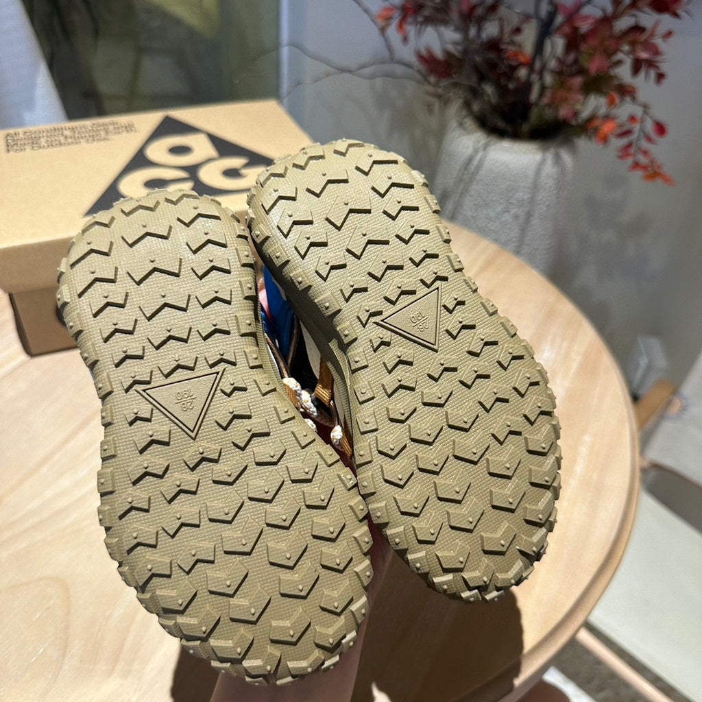 Nike ACG outdoor hiking shoes