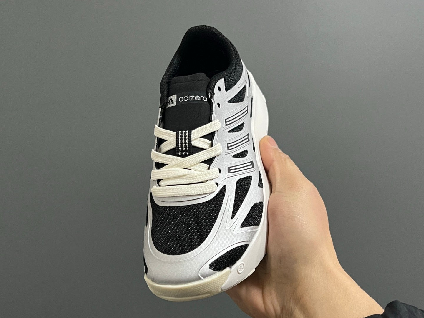 A's new children's shoelace buckle swing sports shoes" white, black"