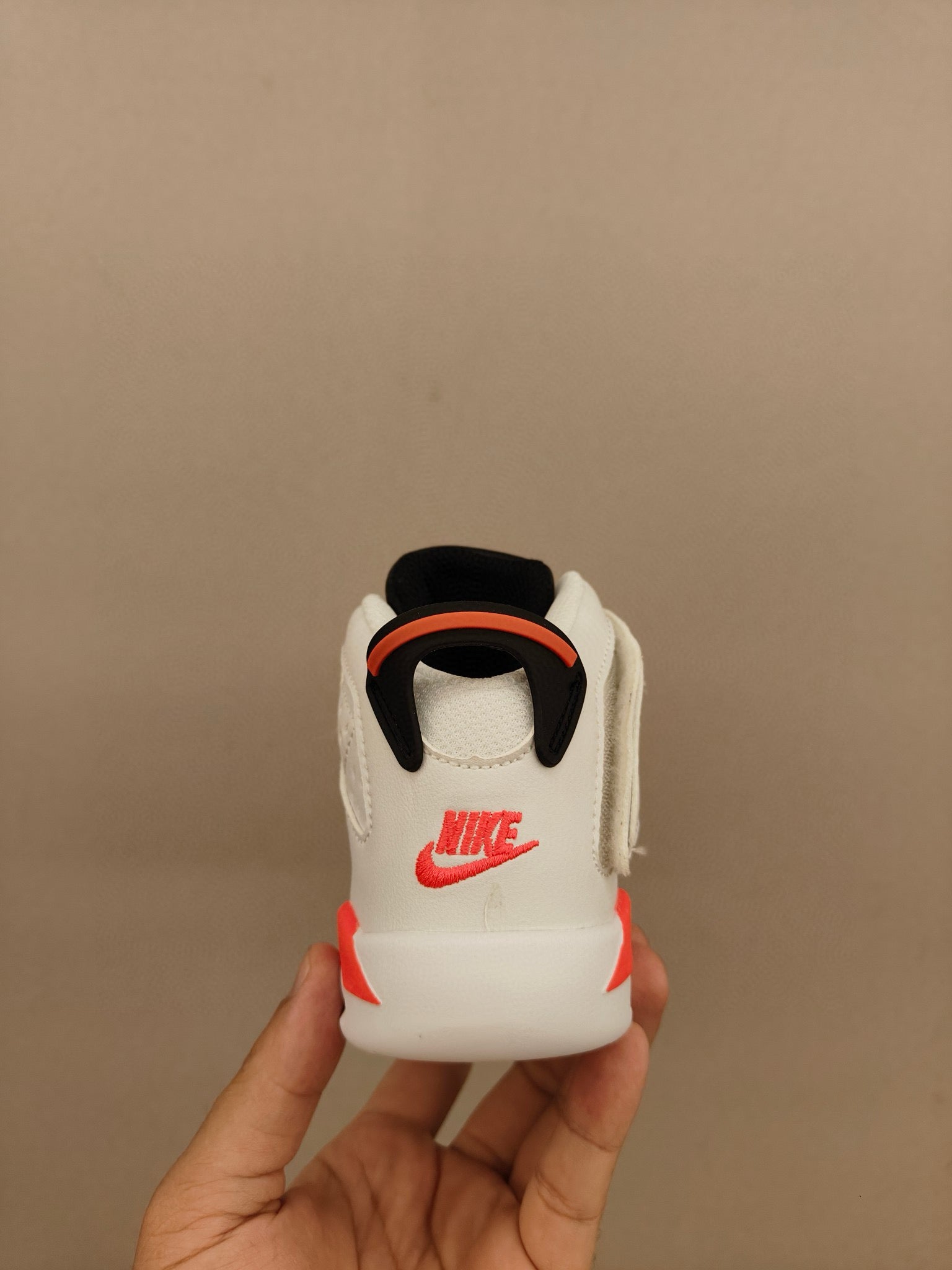Joe 6 Velcro leather basketball shoes" white, red"