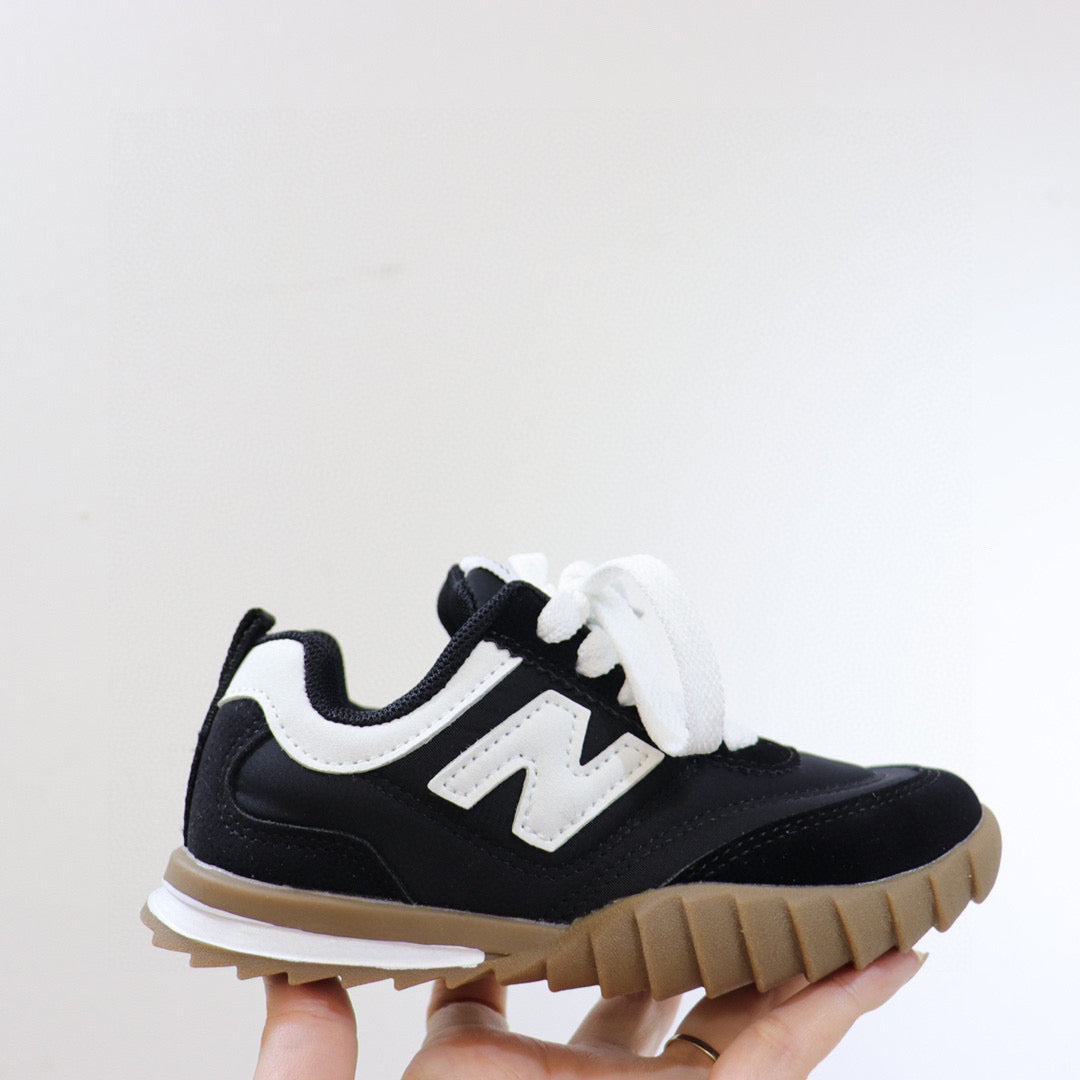 NB overseas version of the shoes" black"