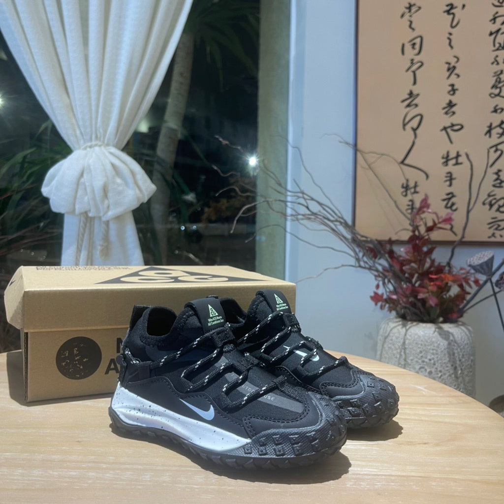 Nike ACG outdoor hiking shoes" black"