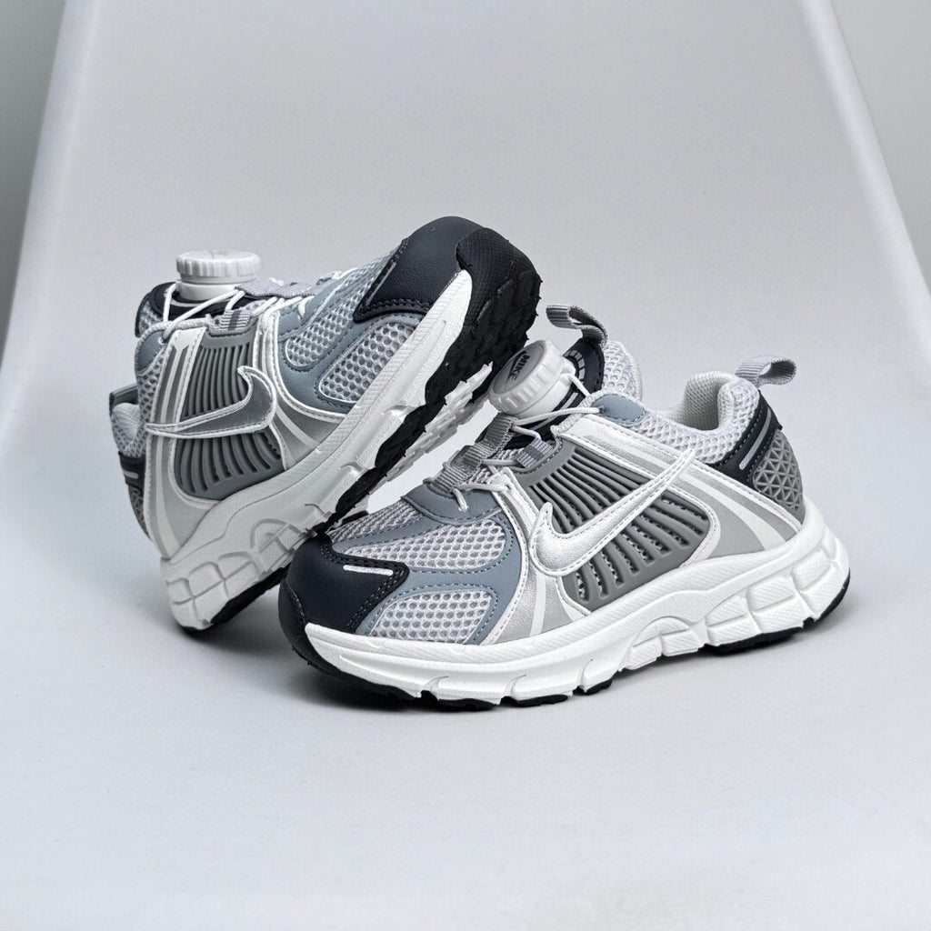 Nike Zoom V5 Retro Sneakers