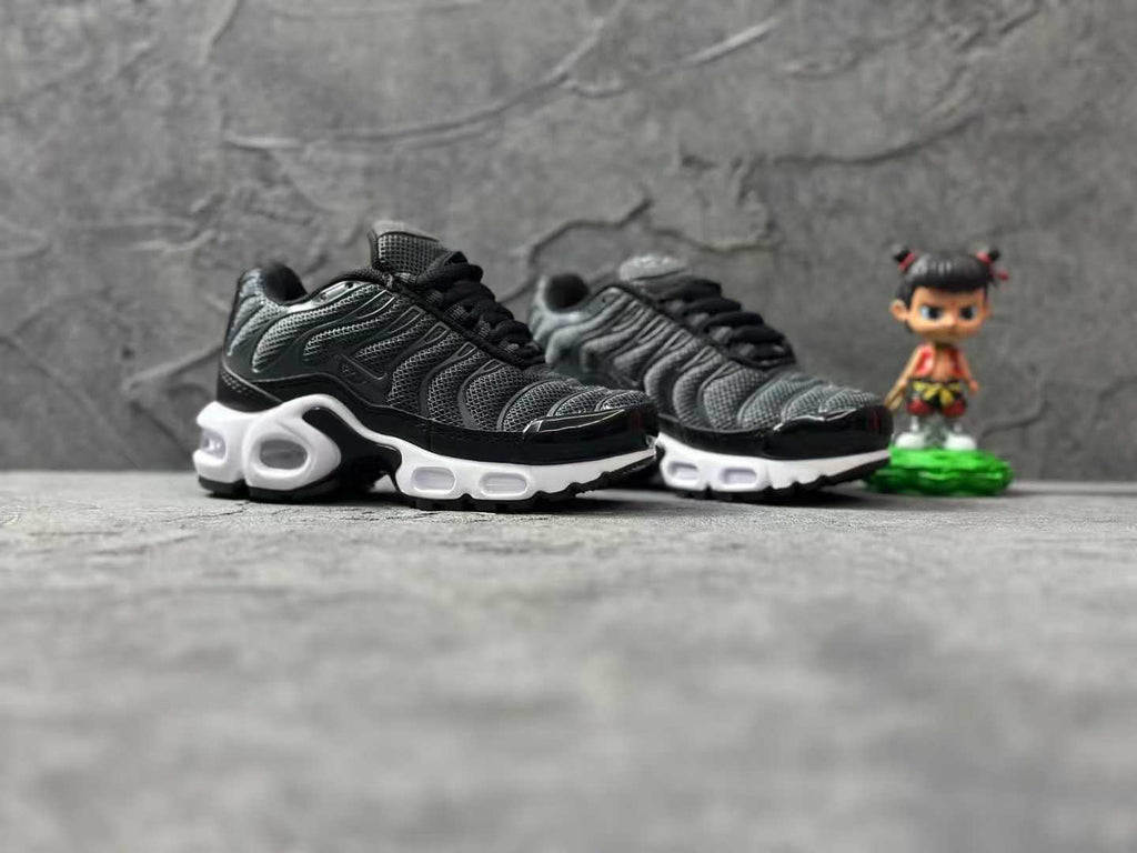 Nike Air Max Plus Black