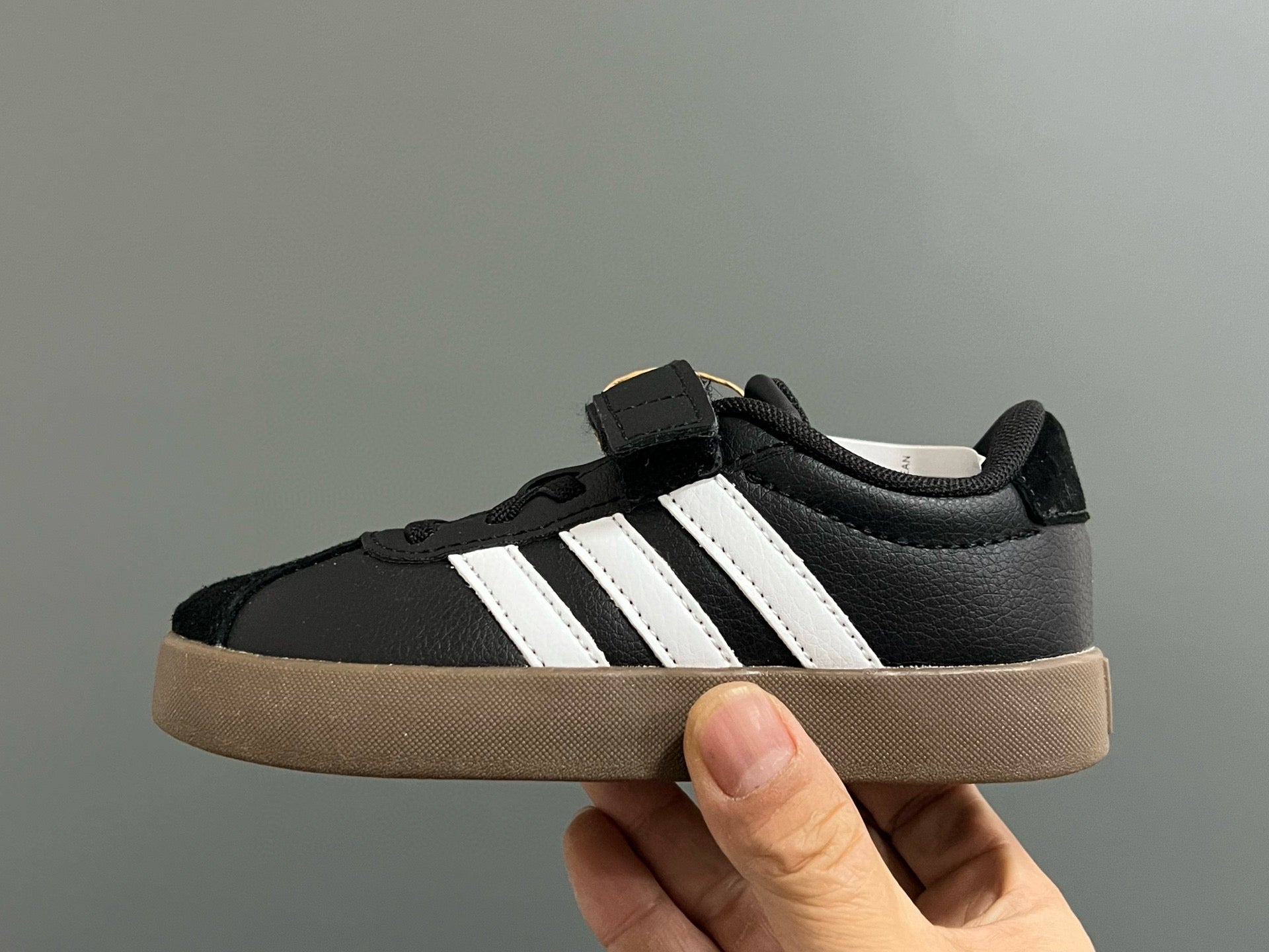 Adidas tennis shoes" black"