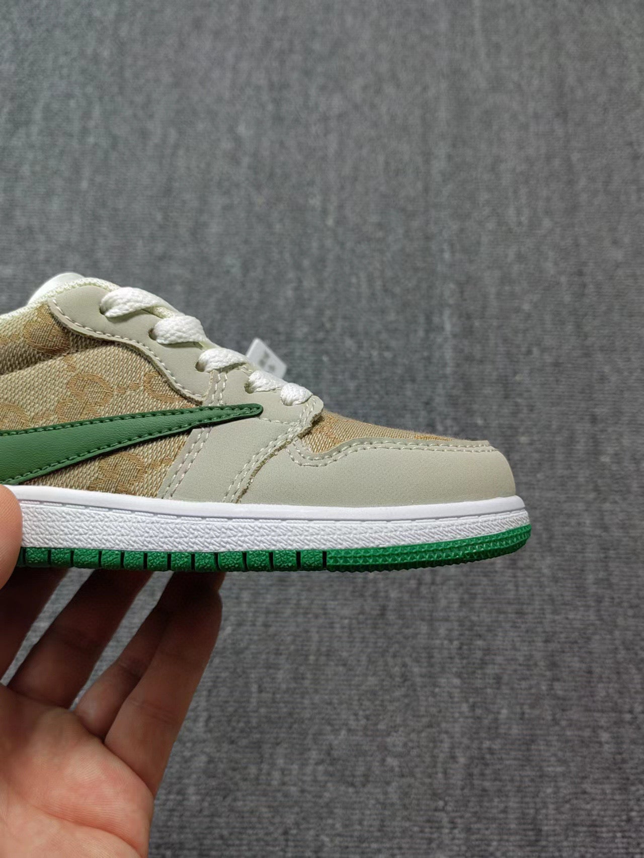Joe 1 low-top hook LV joint sneakers "beige , off white, green, orange'