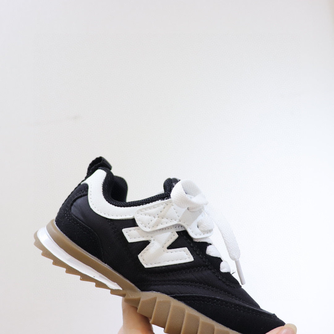 NB overseas version of the shoes" black"