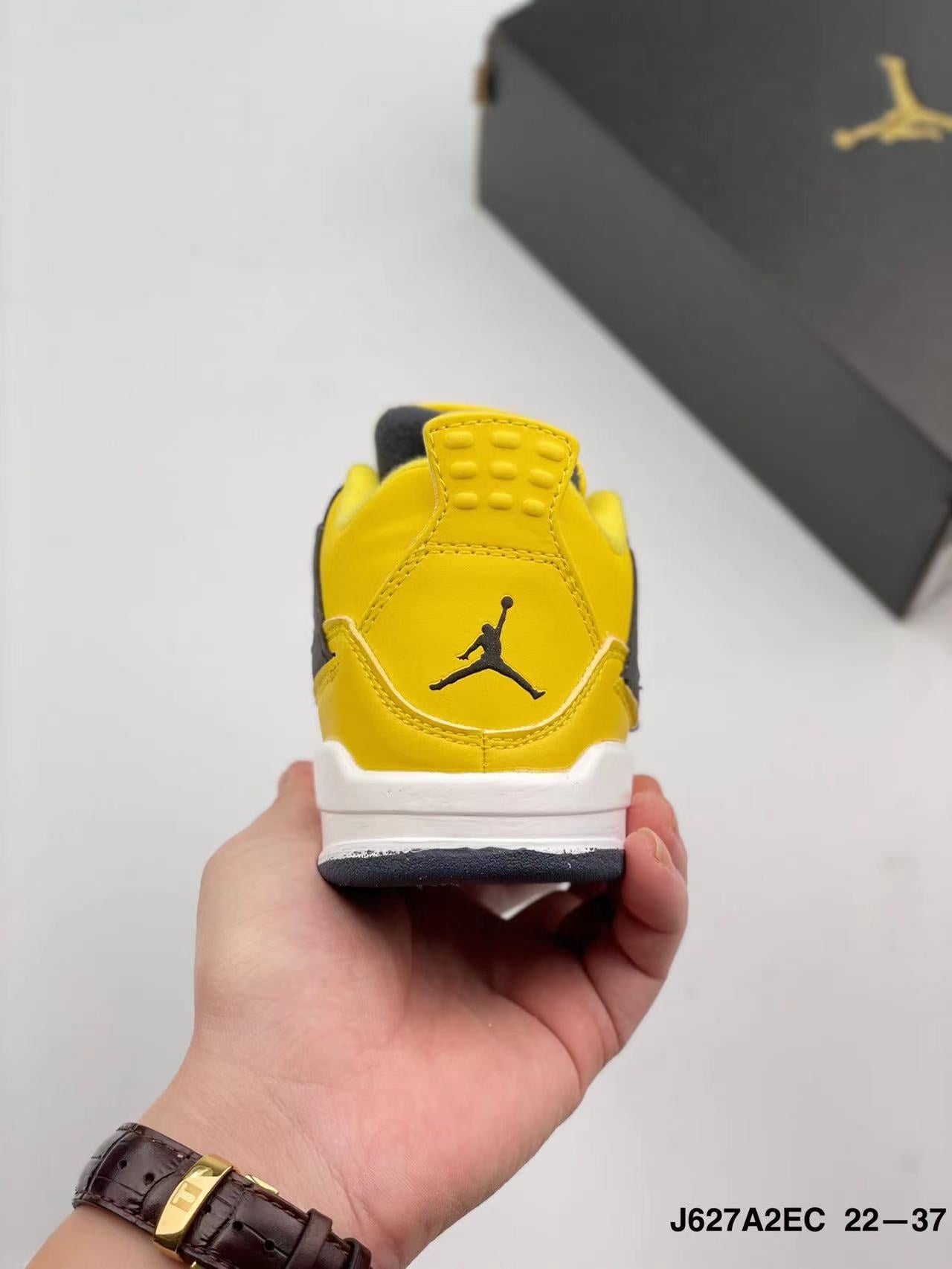 Joe 4 head level" yellow"