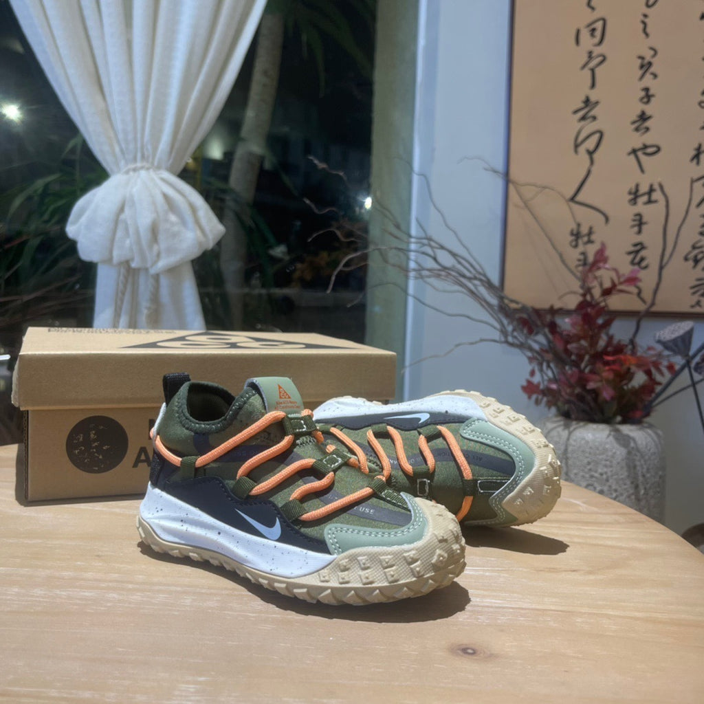 Nike ACG outdoor hiking shoes
