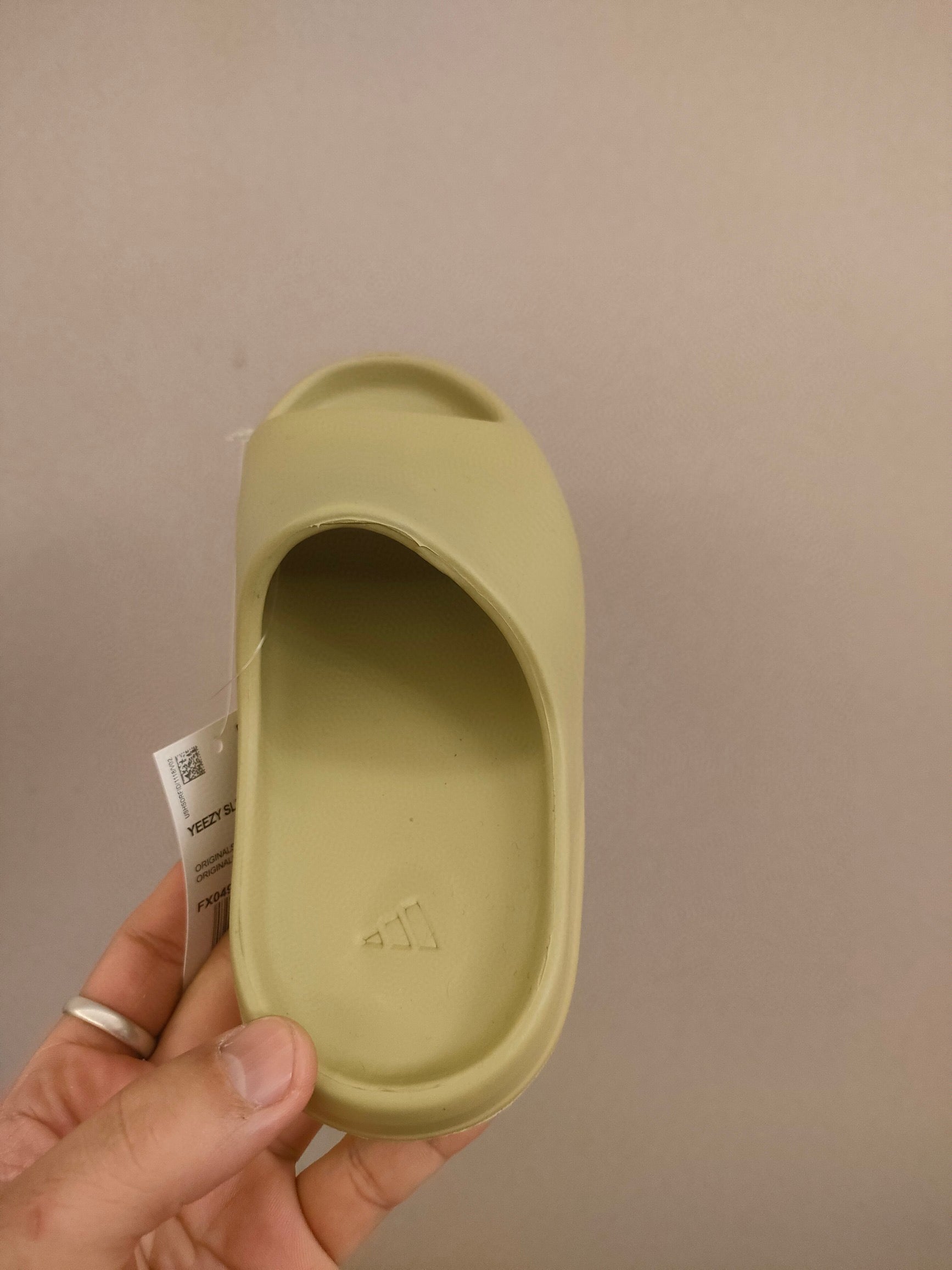 700 Coconut Slippers" light, muted green"