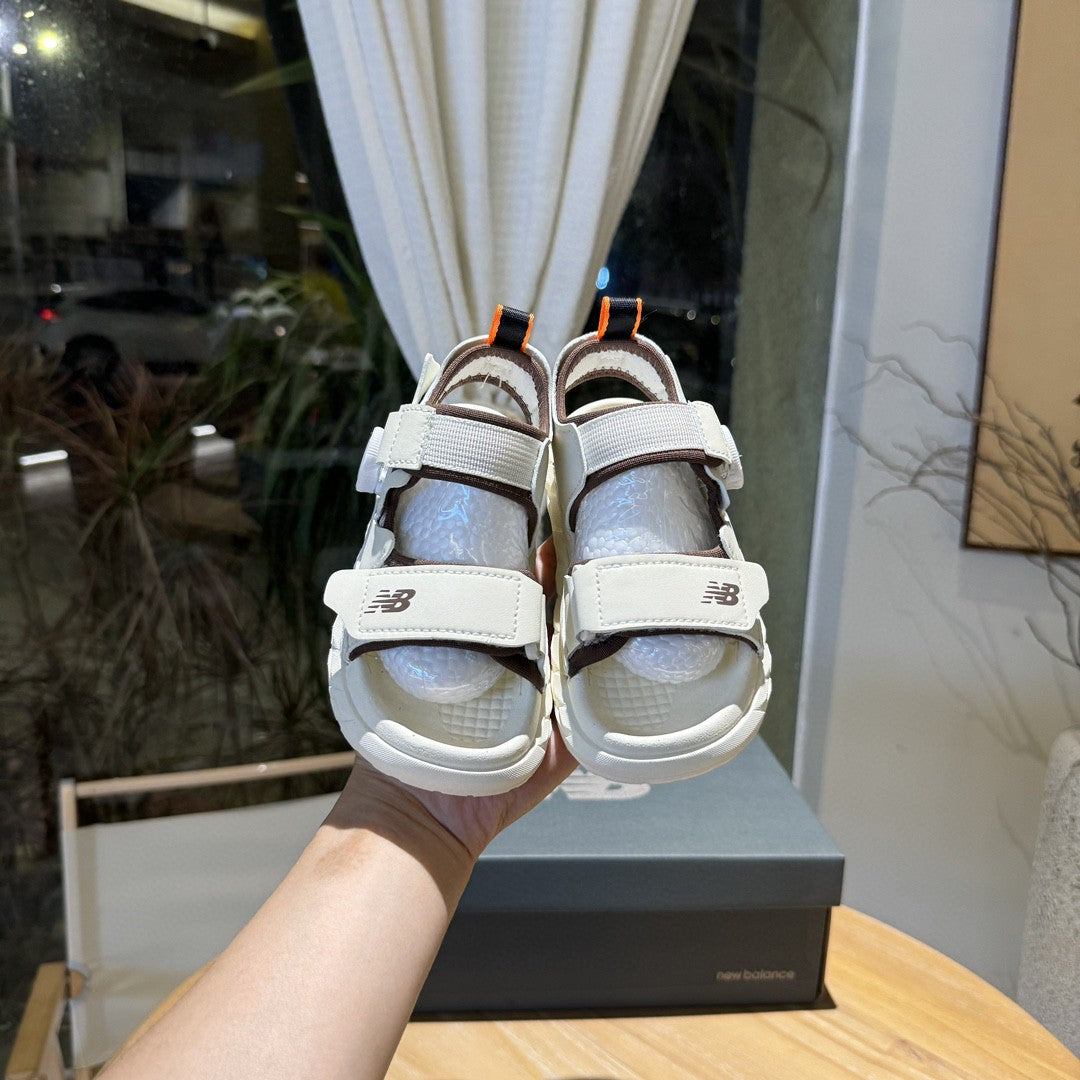 NB lock Velcro sandals" cream"