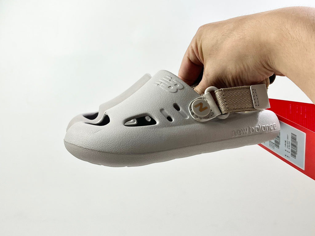 NB hole two-way sandals" light gray"