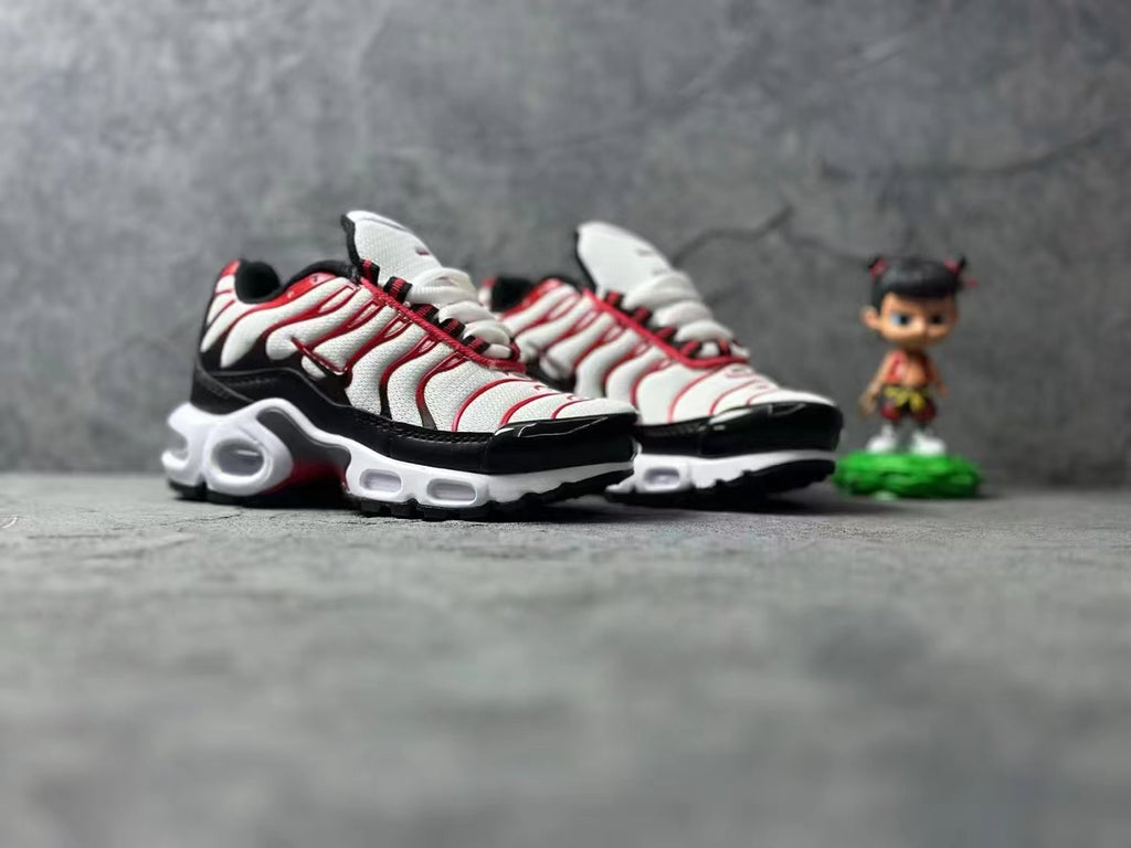 Nike Air Max Plus running shoes " black & red"
