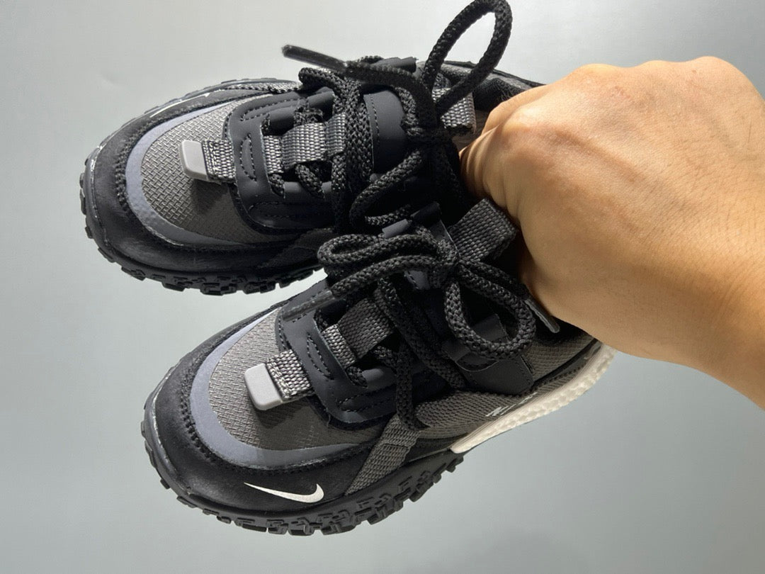Nike's new tire-soled Velcro children's shoes " black"