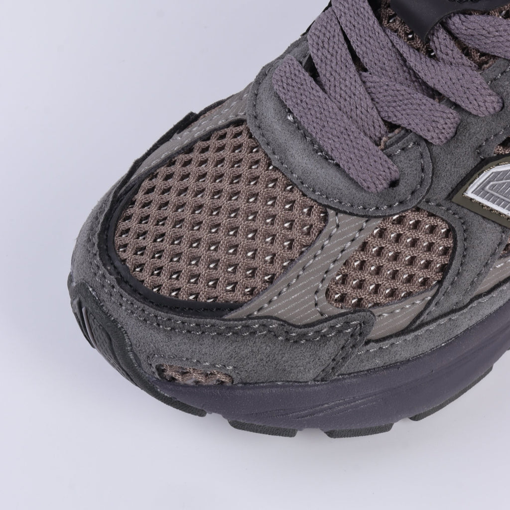 N 2010 children's shoes" Various shades of dark grey and brown"