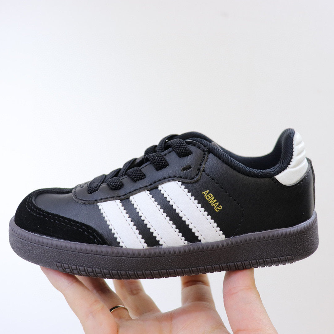 Adidas children's training shoes" black"