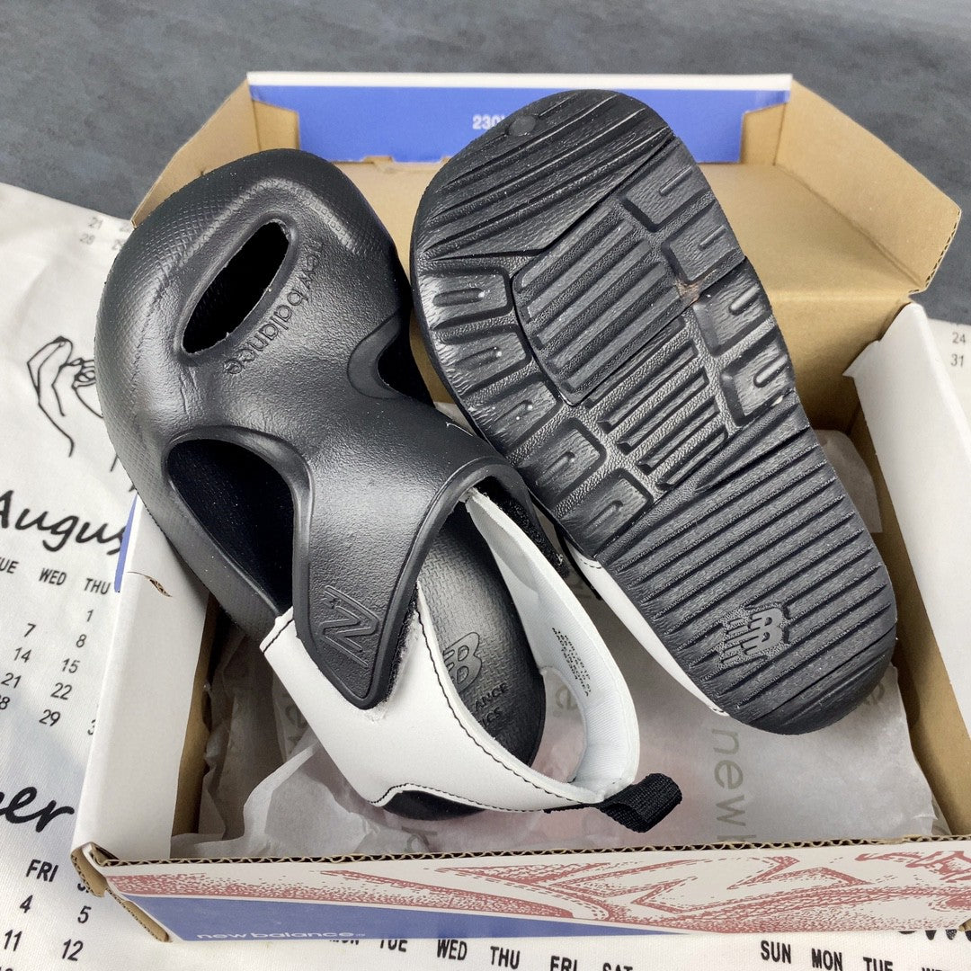 NB airplane hole shoes" BLACK"