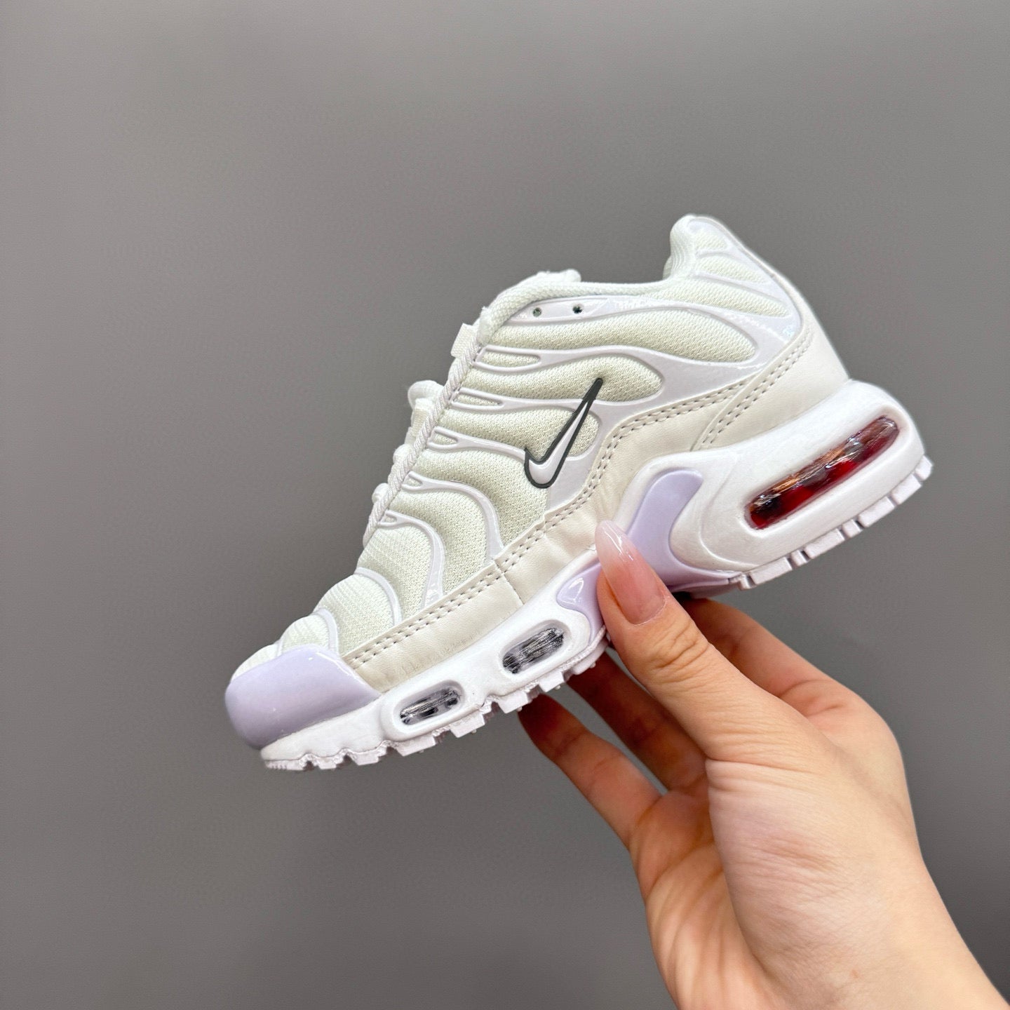 Nike Air Max Plus running shoes " white, &red"
