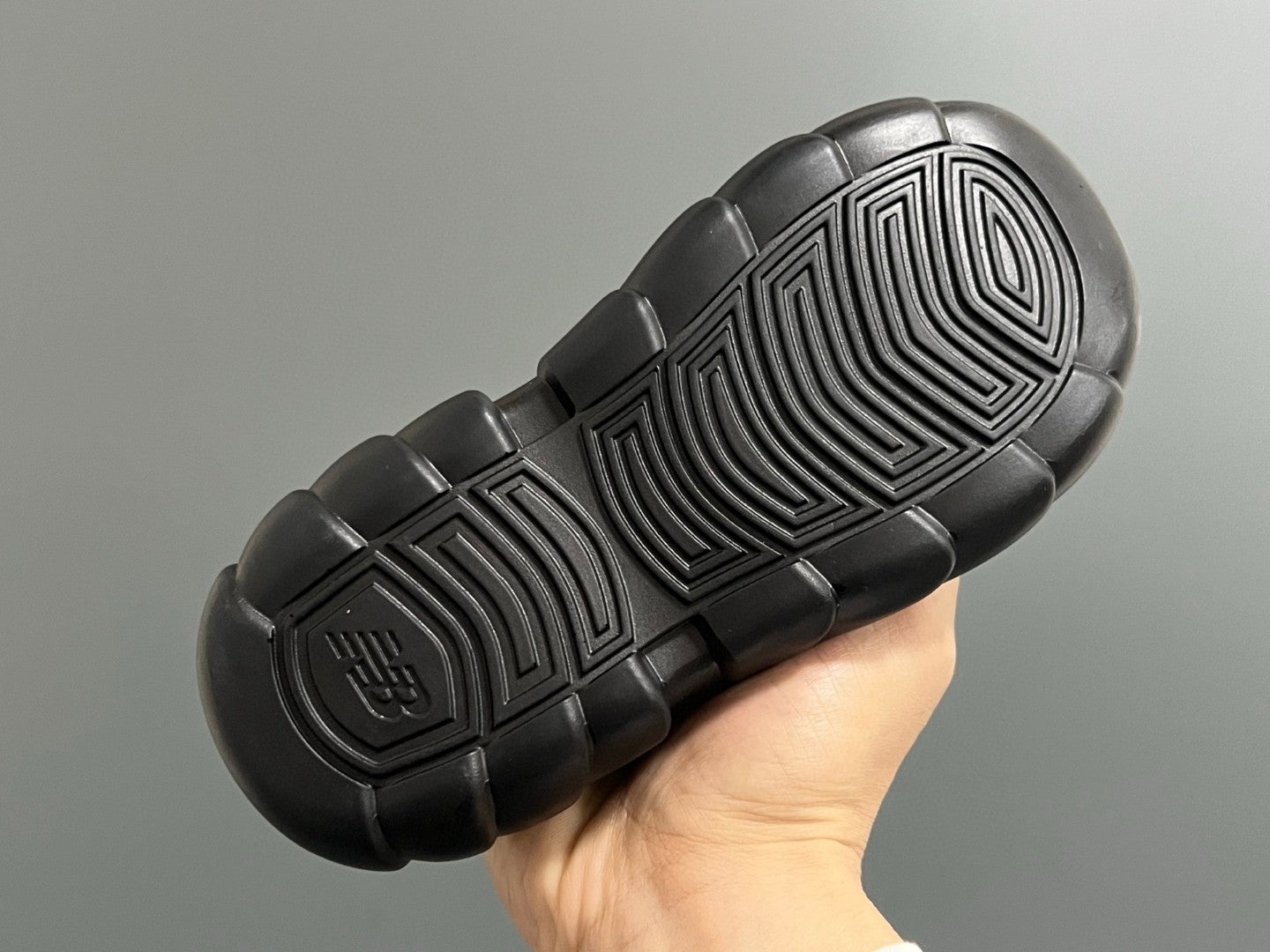 NB new 920 Mary Jane mesh stitching Velcro children's sandals" black"