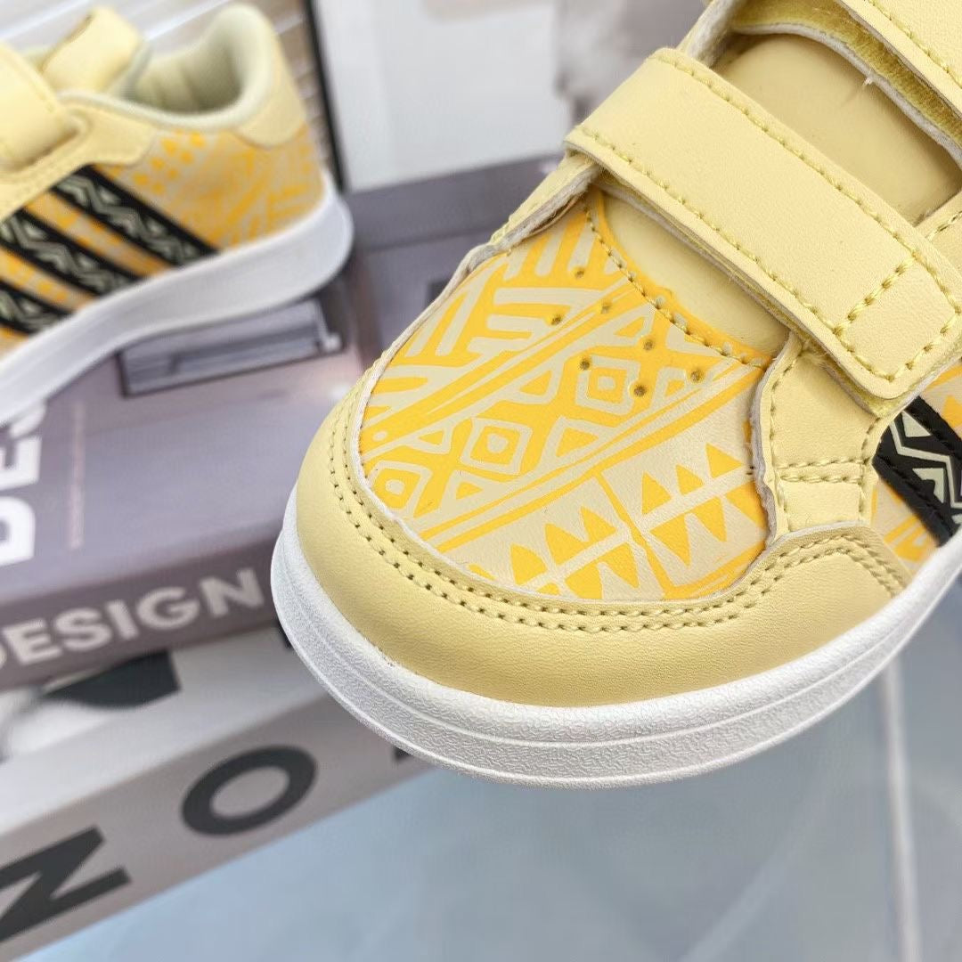 Adidas co-branded Velcro children's shoes" cream, darker yellow"