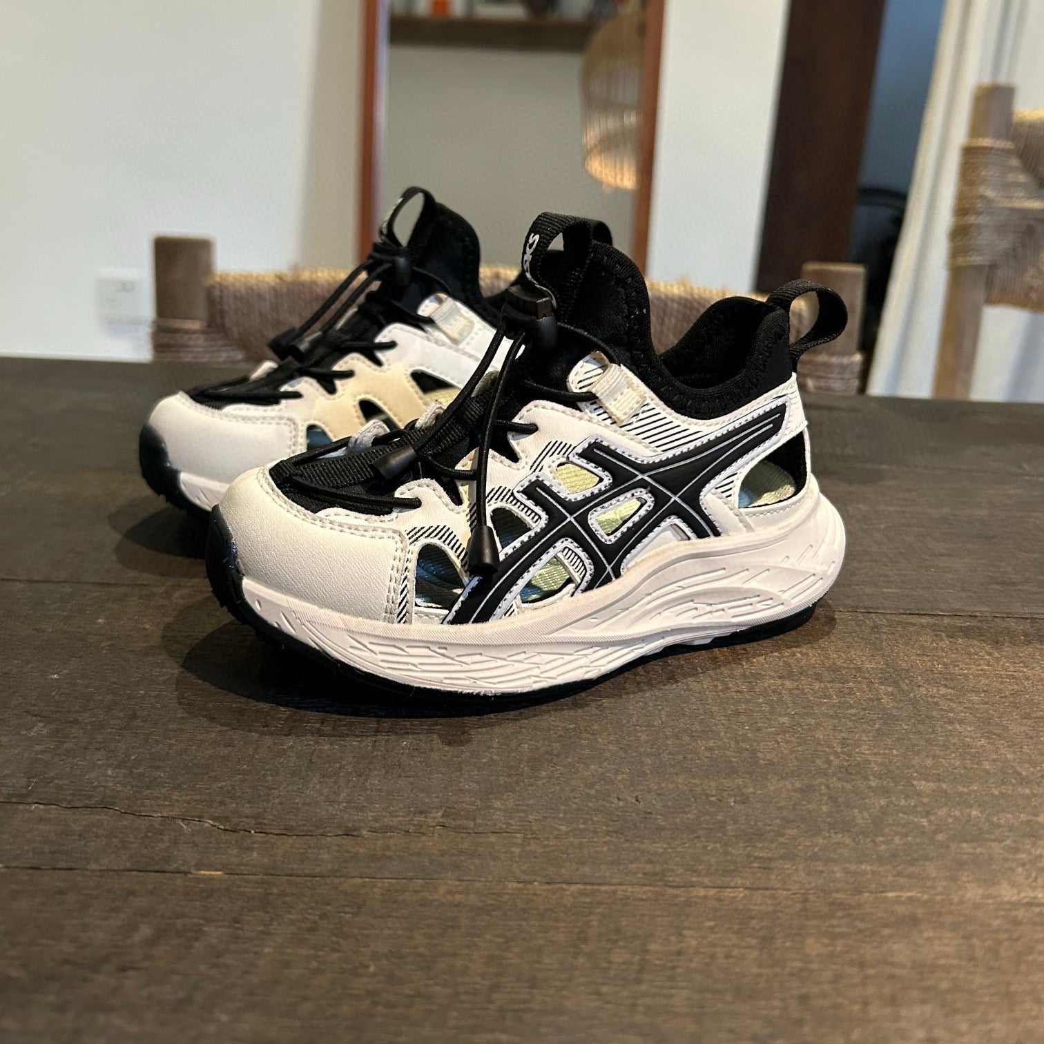 ASICS Stream Tracing Sports crocs "black and white"