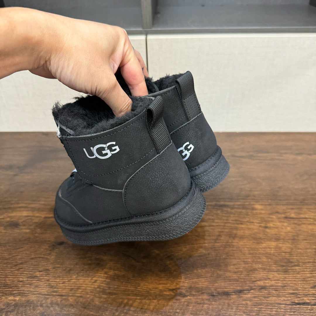 U-GG mid-cut swivel button plus suede leather children's shoes" black"