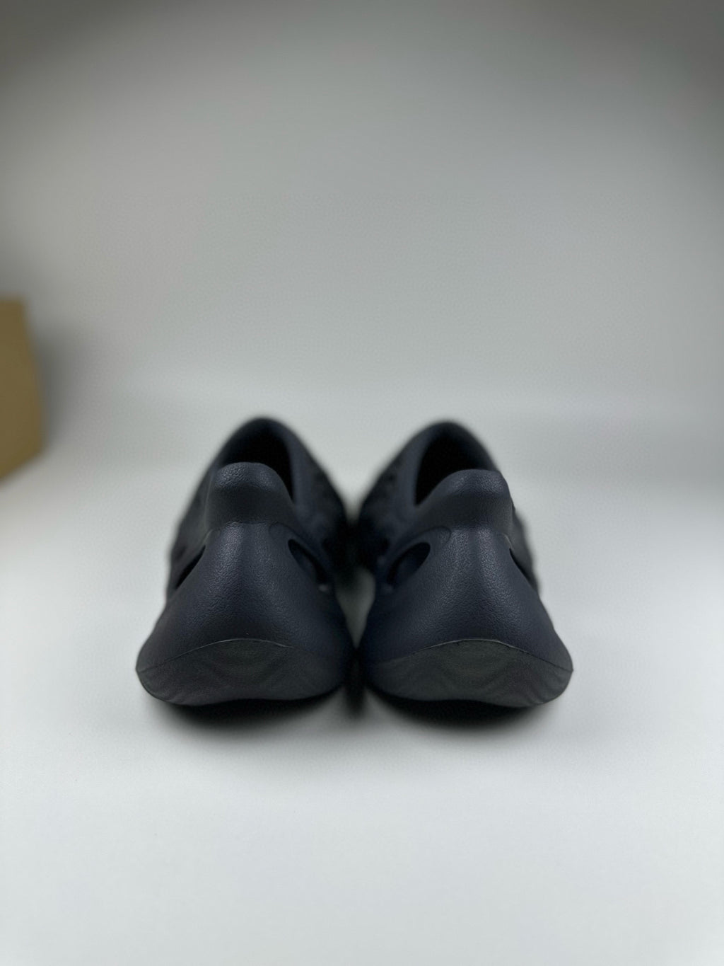 Coconut Crocs" black"