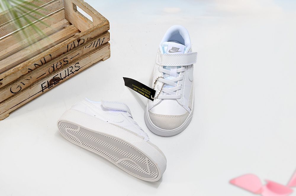 New colorway for the Trail Blazers low-top" white"