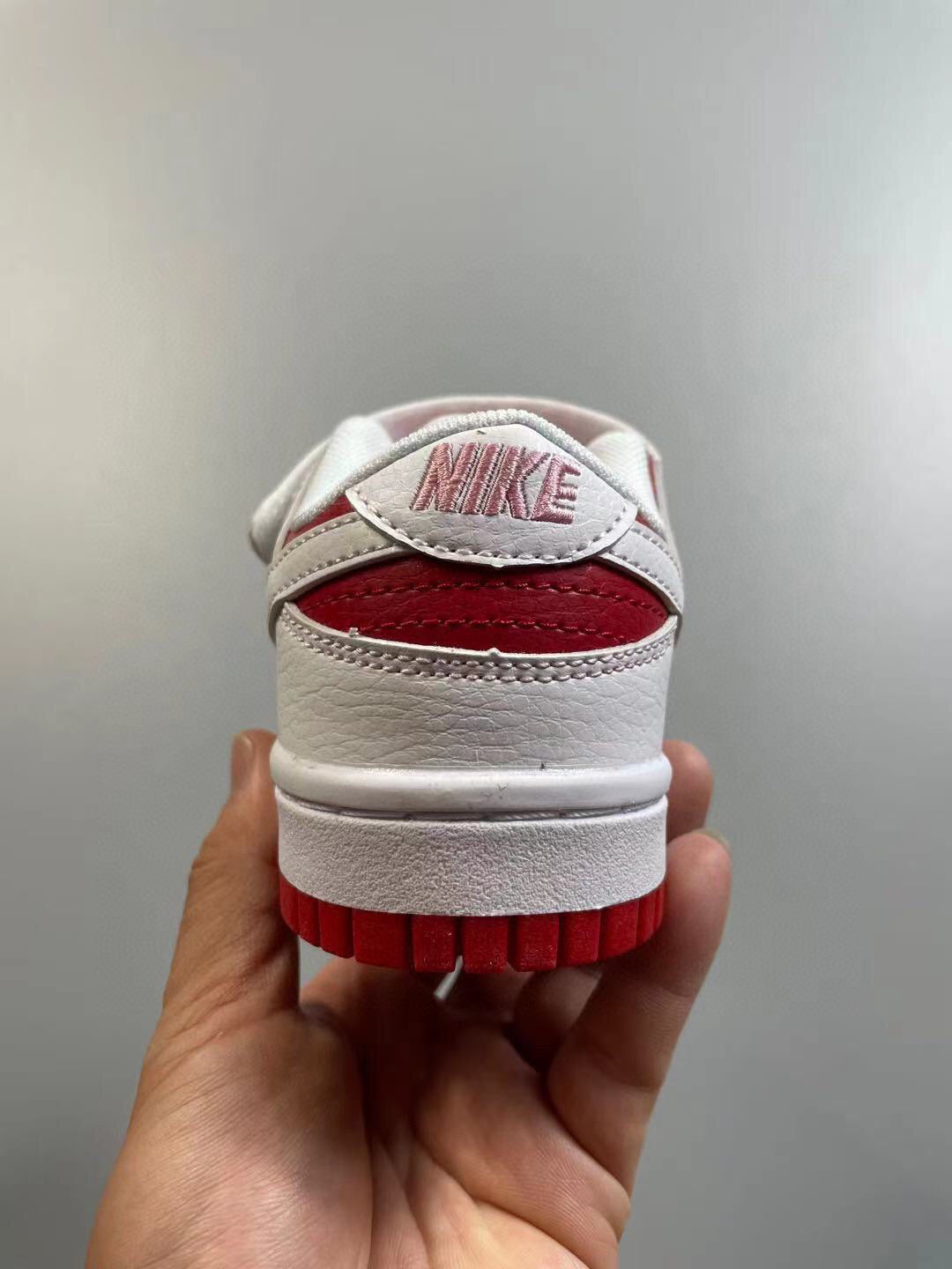 Nike SB single buckle sneakers" white, red"