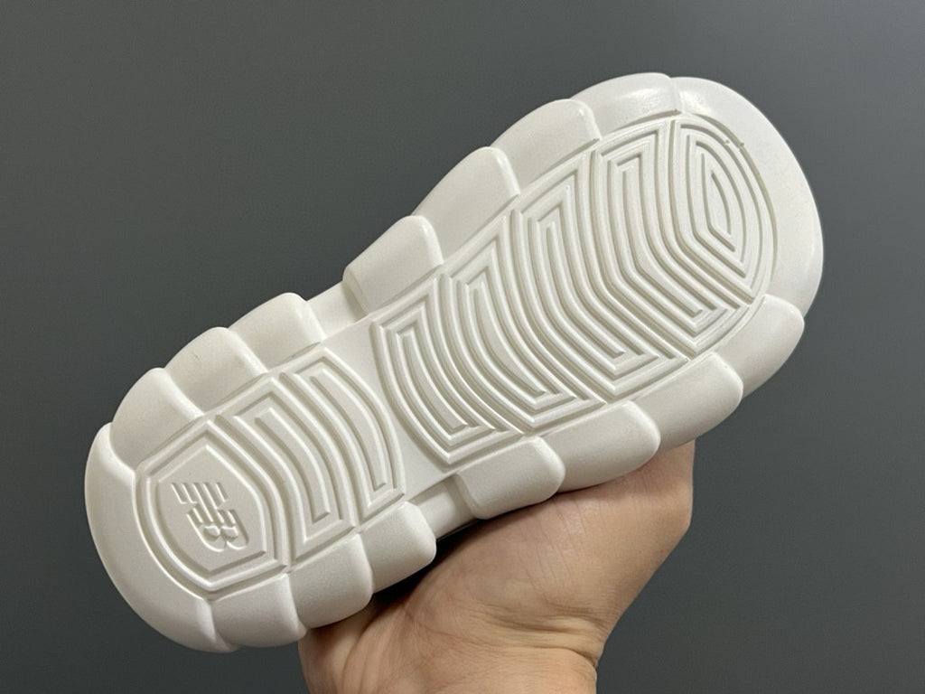 NB new 920 Mary Jane mesh stitching Velcro children's sandals" white, lightt gray"