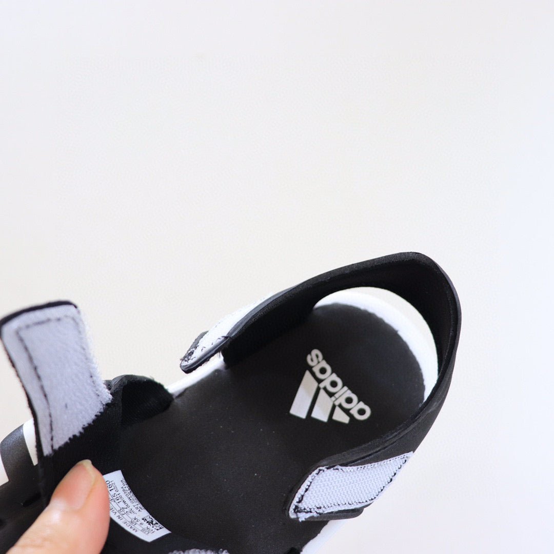 Adidas Seahorse III hole shoes" black"