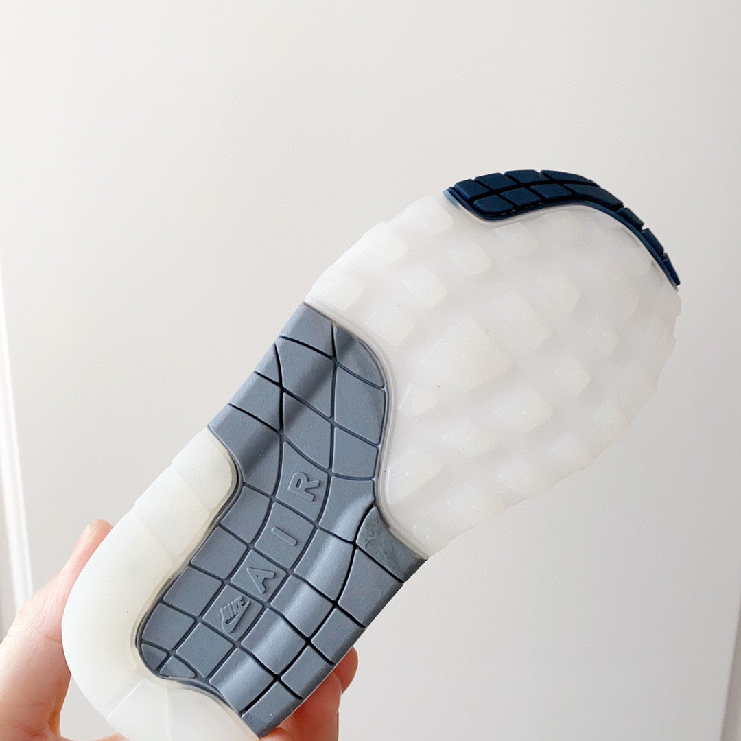 Nike co-branded children's air cushion