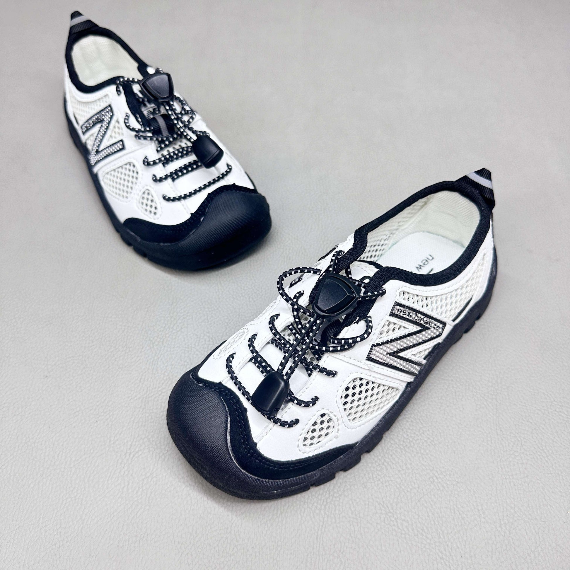 N530 MIUMIU Stream Sandals" white and dark blue"