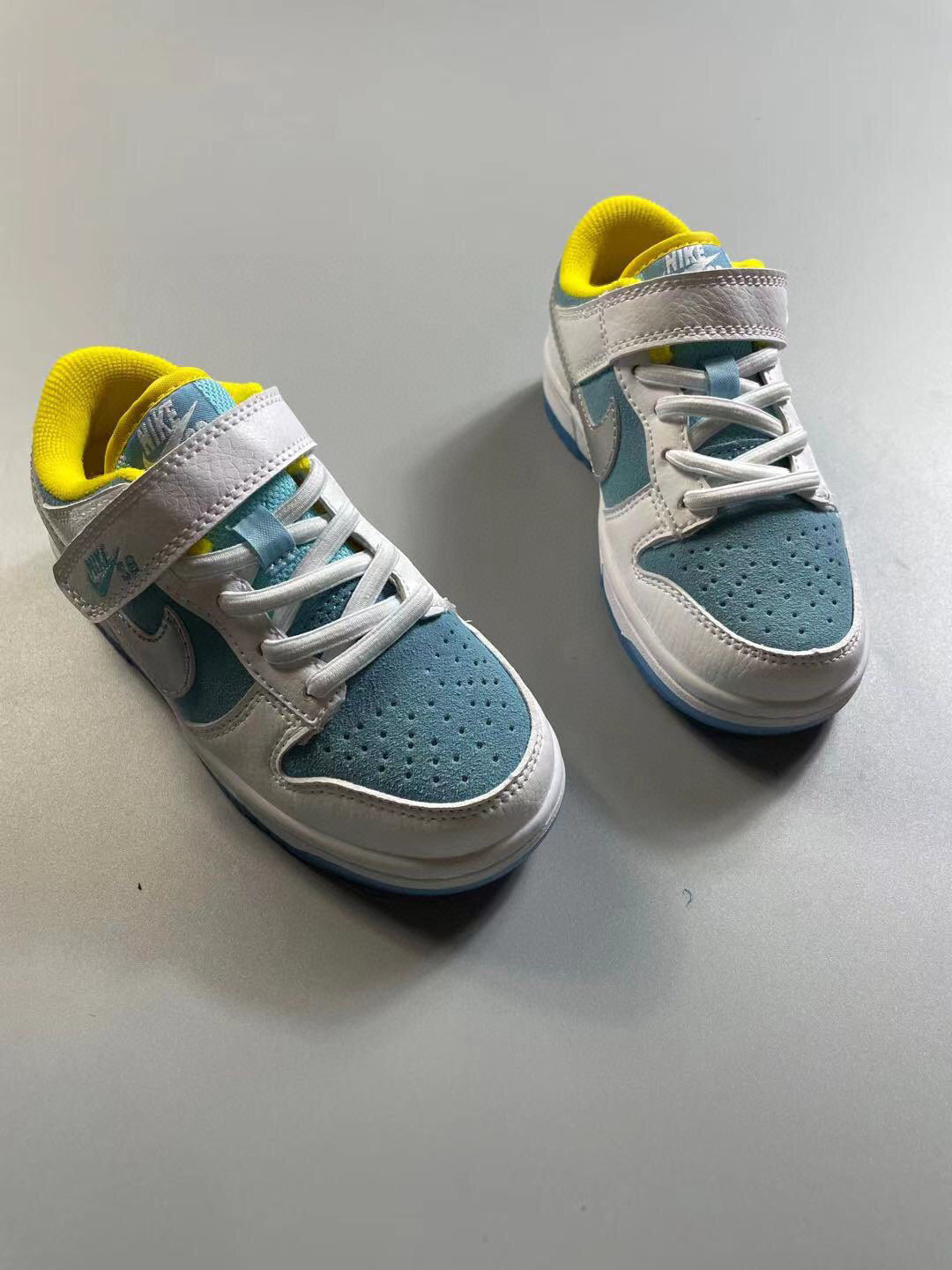 Nike SB single buckle sneakers" white, blue"