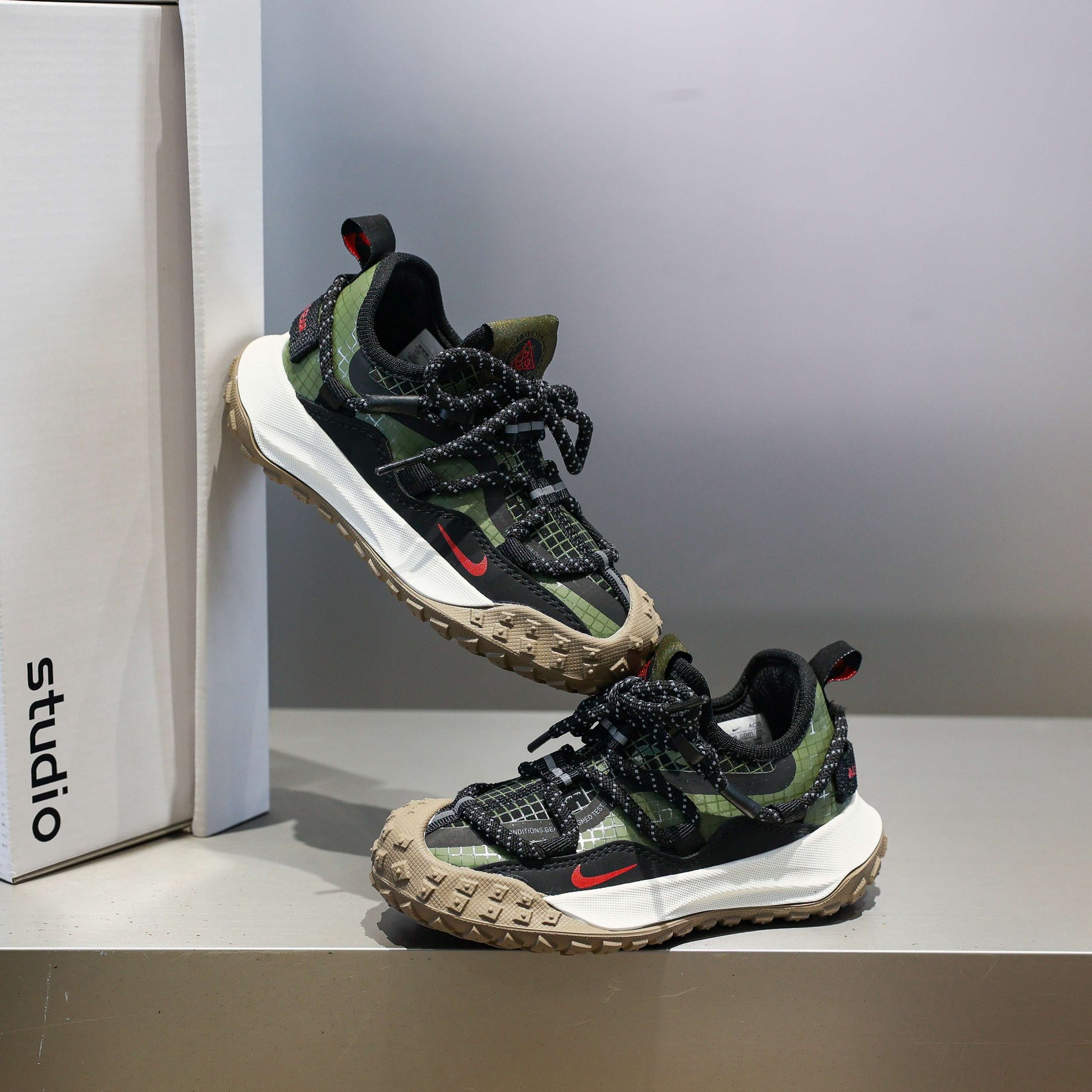 Nike ACG tire-soled hiking shoes