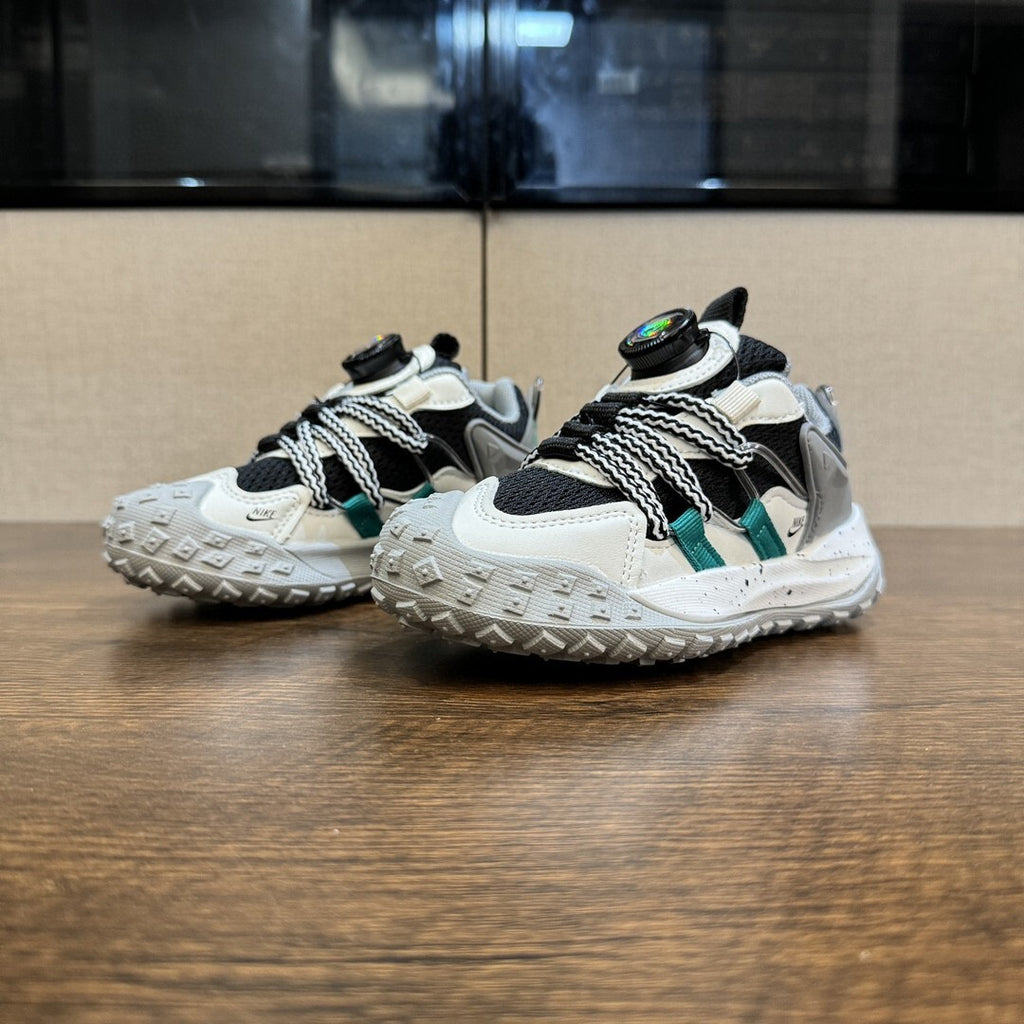 Nike ACG outdoor hiking shoes