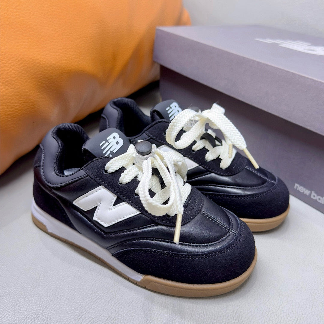 NB URC42LA lace-up buckle children's shoes" black"