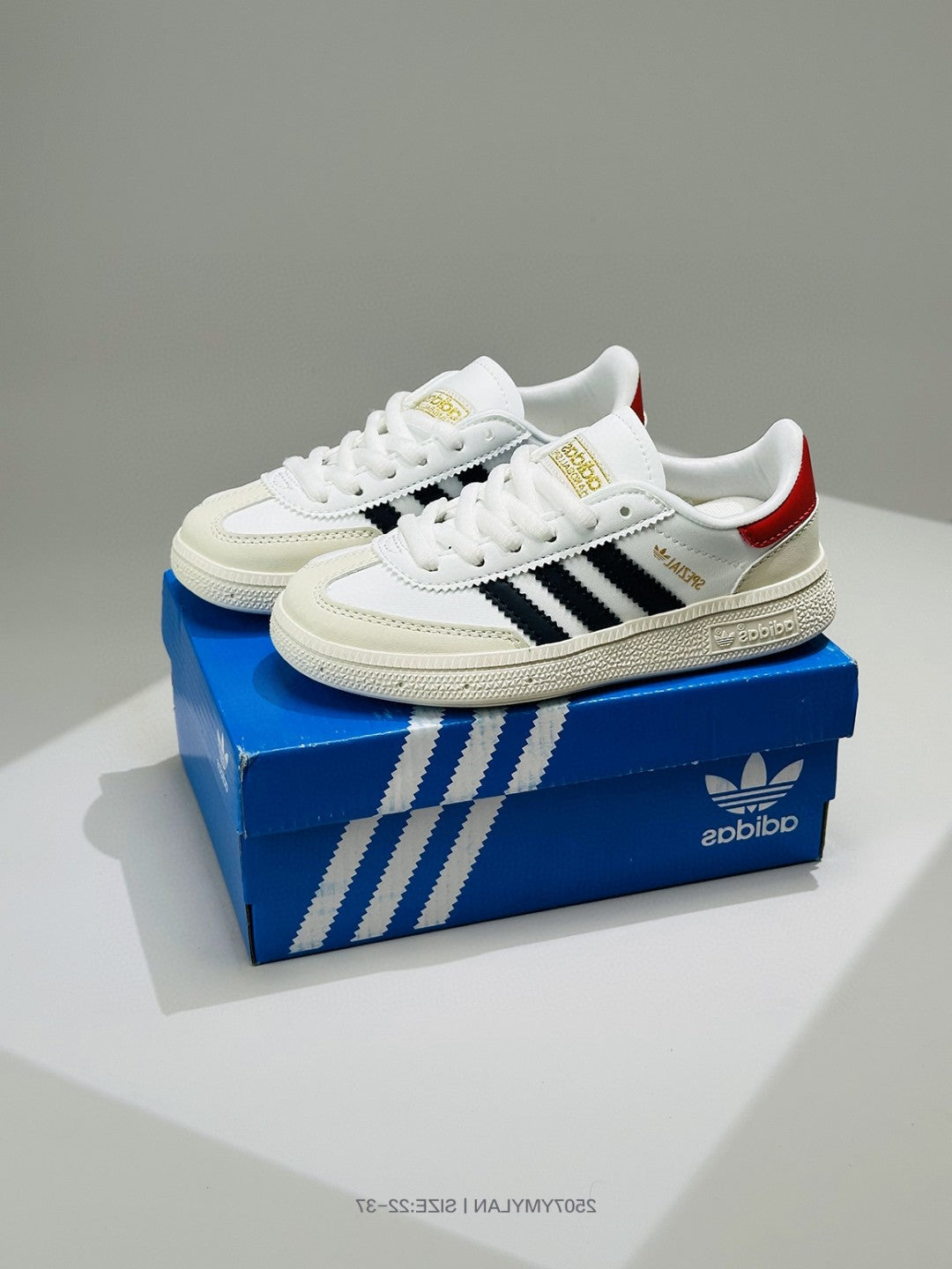 Adidas HANDBALL SPEZIAL Clover College Style Retro" white"