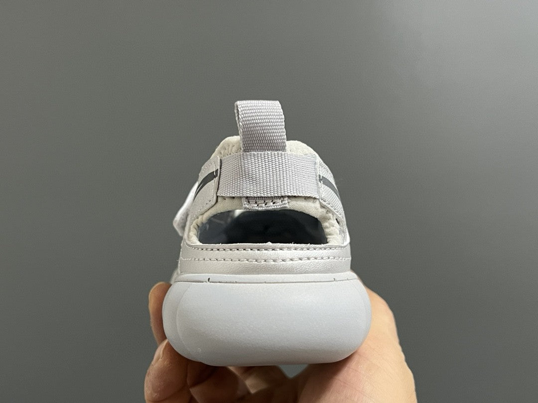 NB new 920 Mary Jane mesh stitching Velcro children's sandals" silver"