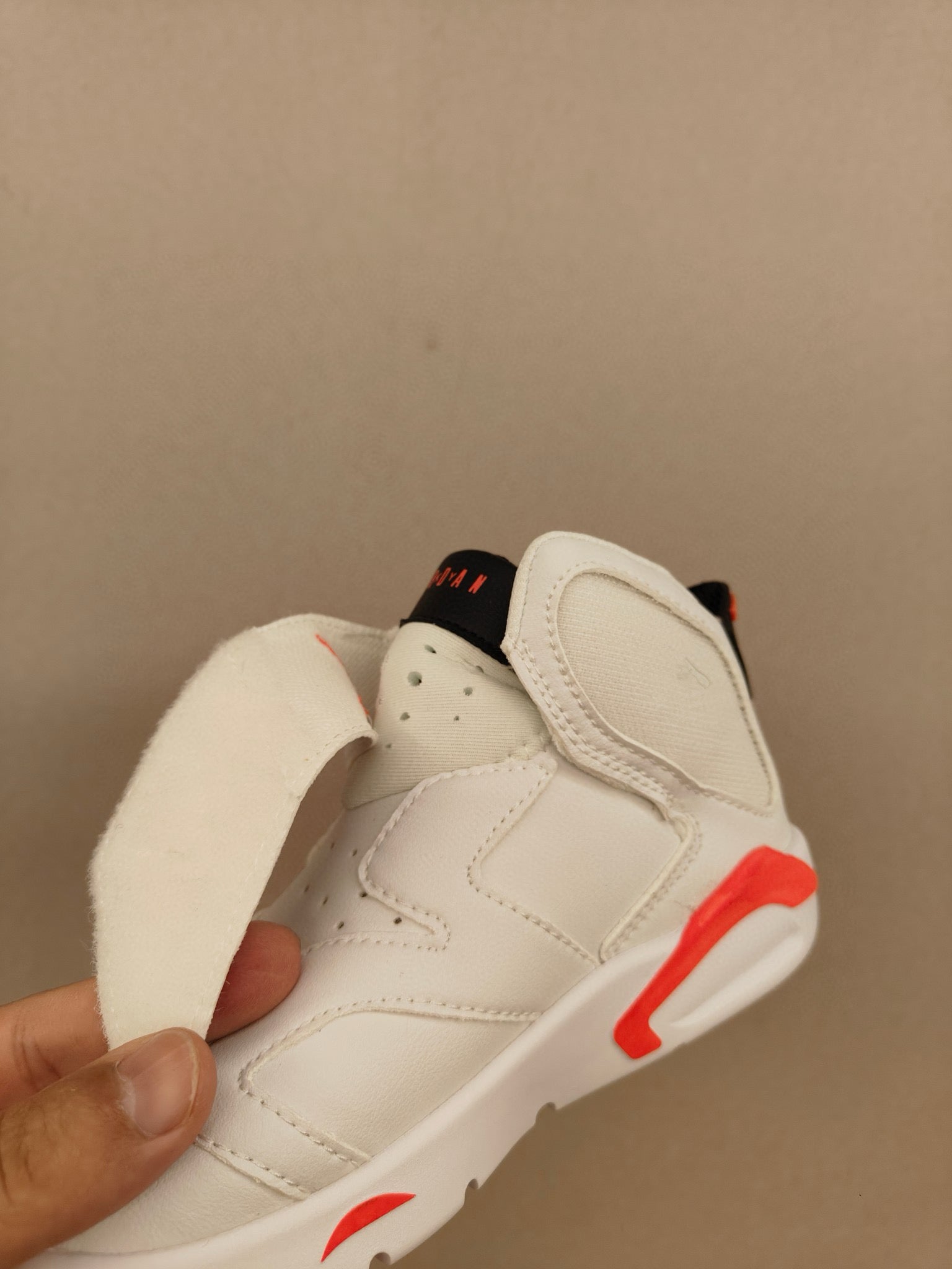 Joe 6 Velcro leather basketball shoes" white, red"