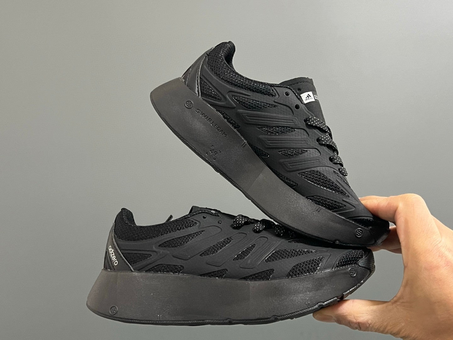 A's new children's shoelace buckle swing sports shoes" black"