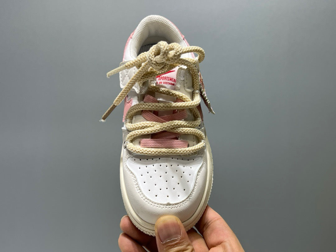 Nike low-top embroidered children's sneakers" gray, pink"