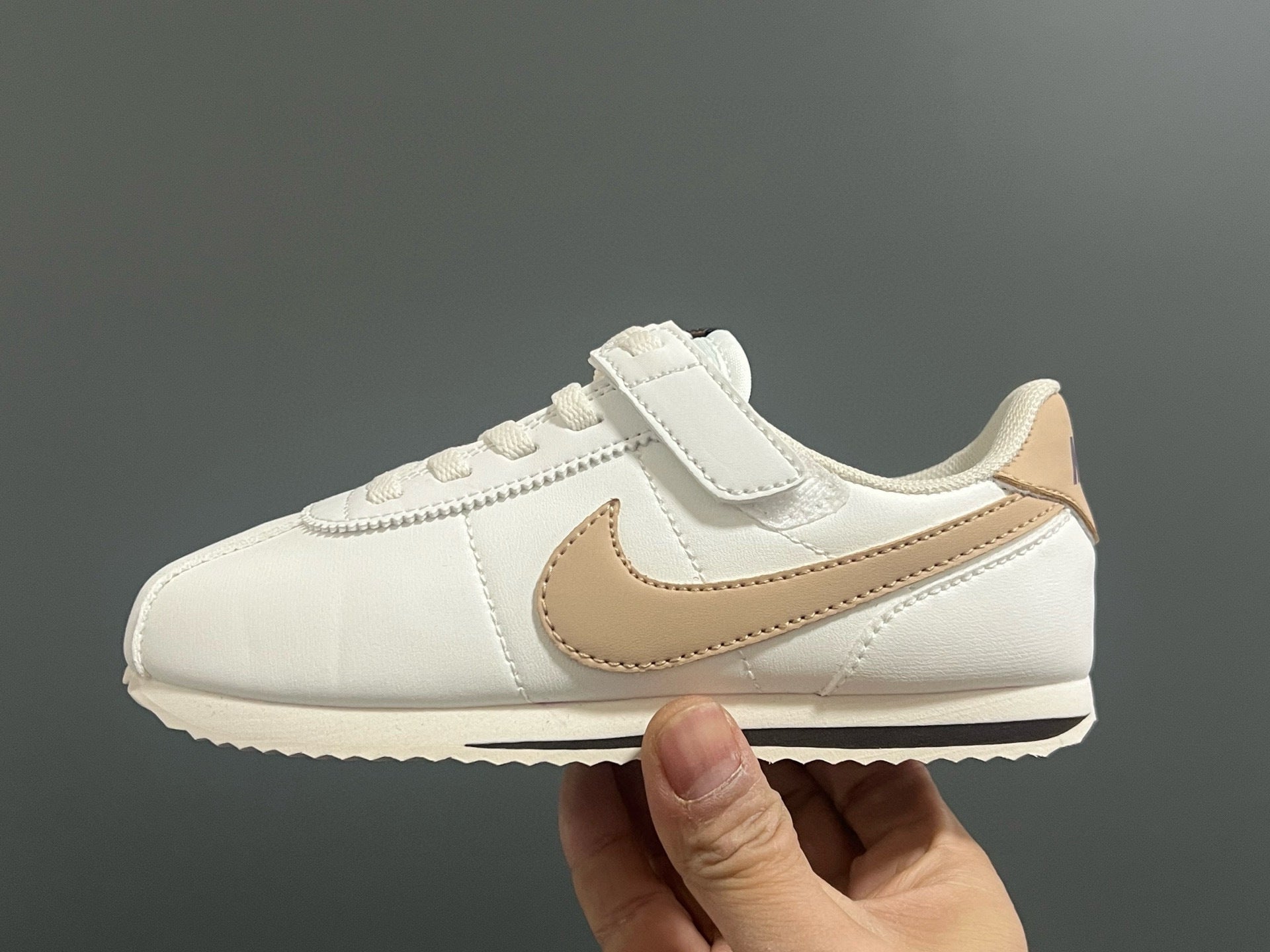 Nike Forrest Gump Classic Velcro Kids Shoes" white, beige"