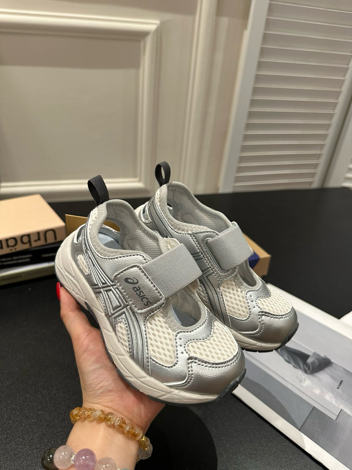 YSS closed toe sandals" silver"