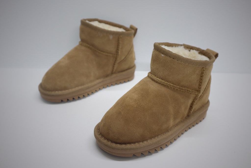 low-top UGG ankle boots" brown"