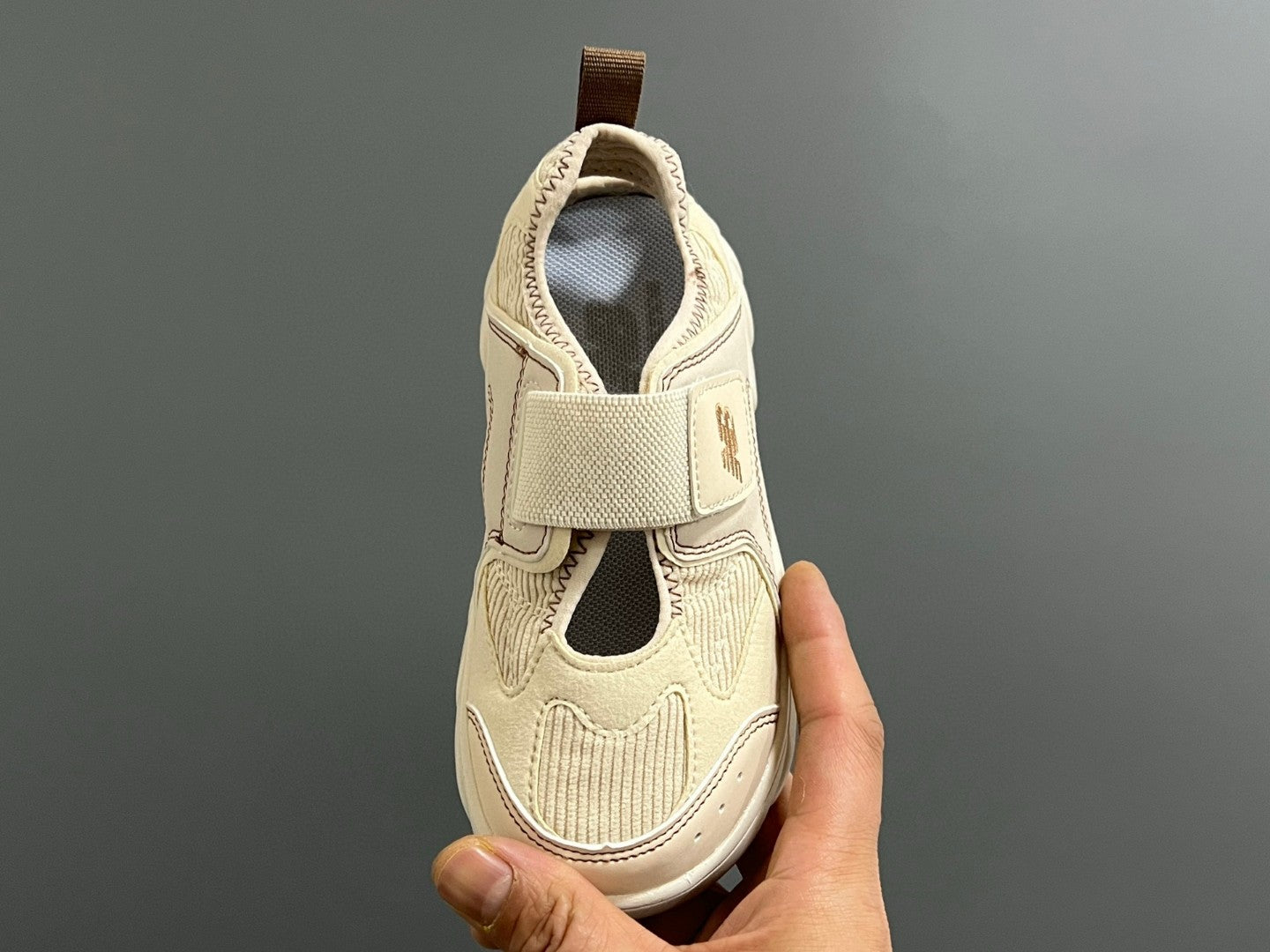 NB new 920 Mary Jane mesh stitching Velcro children's sandals" light beige"